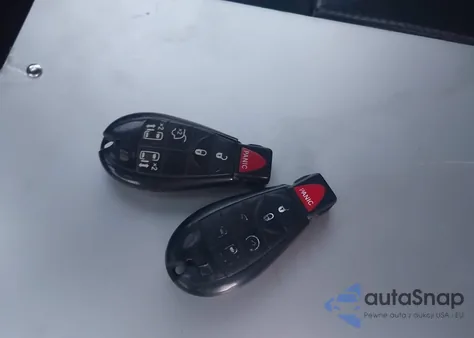 2011 Chrysler Town & Country Limited from USA, damaged, VIN 2A4RR6DG1BR713581